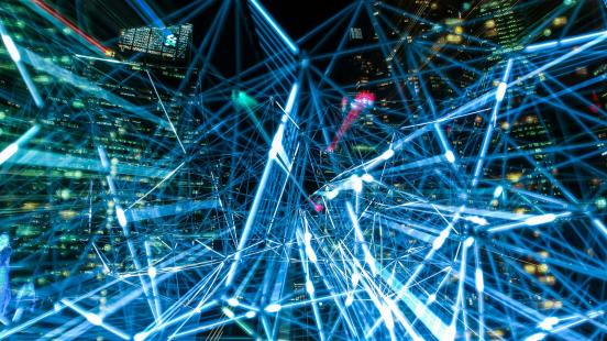 Lumières bleues illustrant l'intelligence artificielle