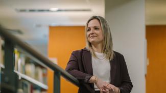 Femme leader dans ses réflexions 
